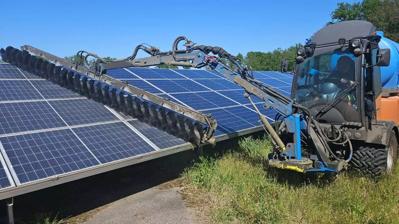 Photovoltaik Freiflächen Reinigung